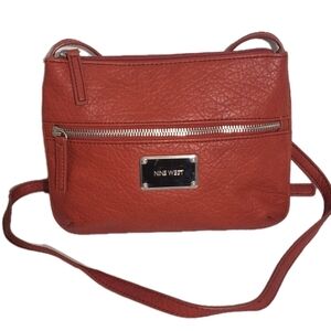 Nine West Small Faux Pebble Leather Crossbody Bag Coral Red Adjustable Strap GUC
